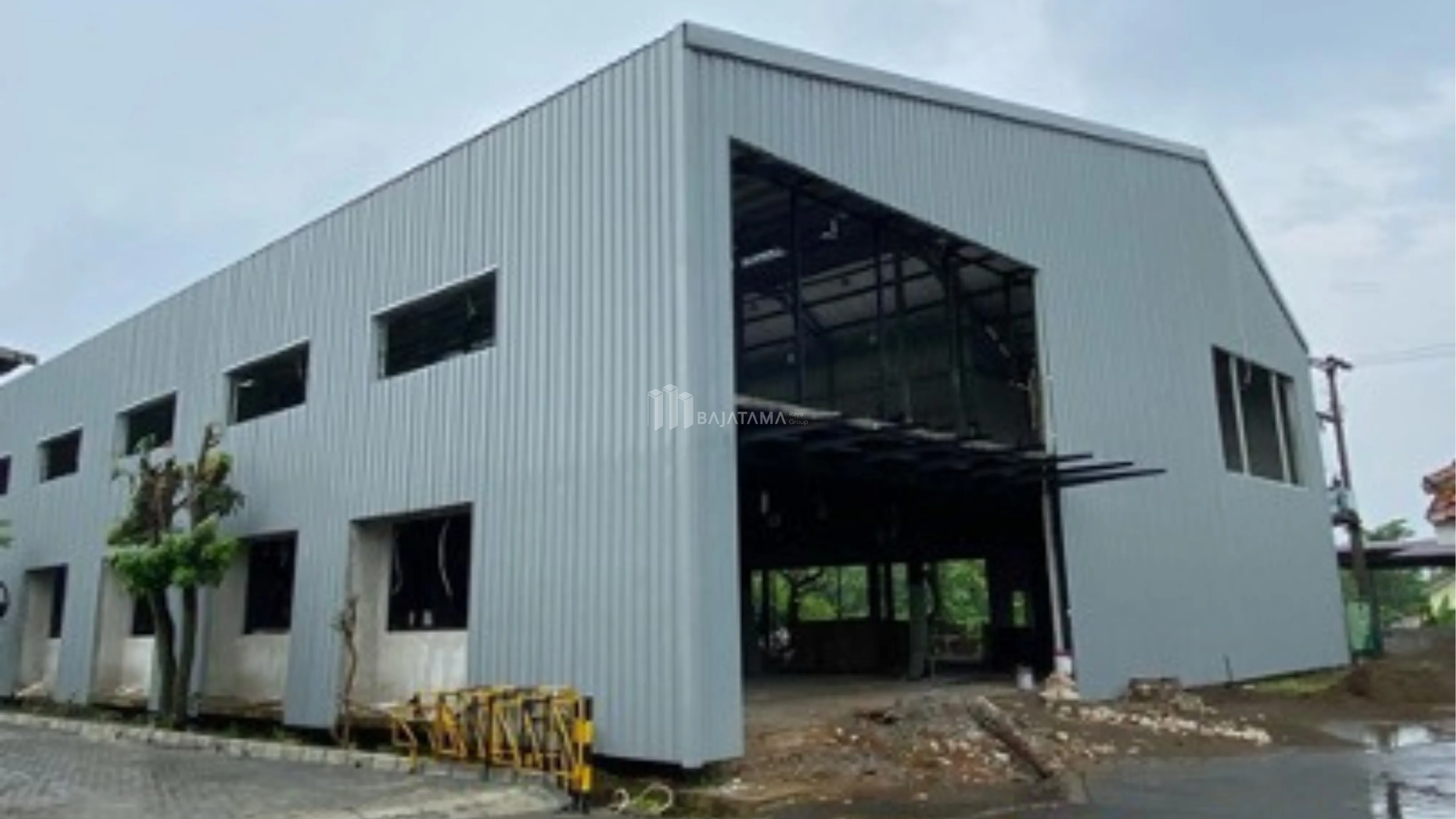 UFI OFFICE DAN SHOWROOM